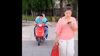 Amazing self-defense!