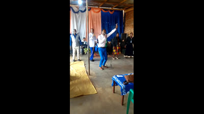 Mphaa Wa Smart Yeoh Holla singing 'Am more than a conqueror'