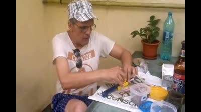 Alexandru,  fabricant  de  tigari