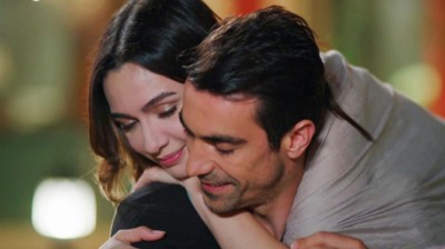 Asli y Ferhat - Bella y Bestia son. Serie Turca Amor en Blanco y Negro